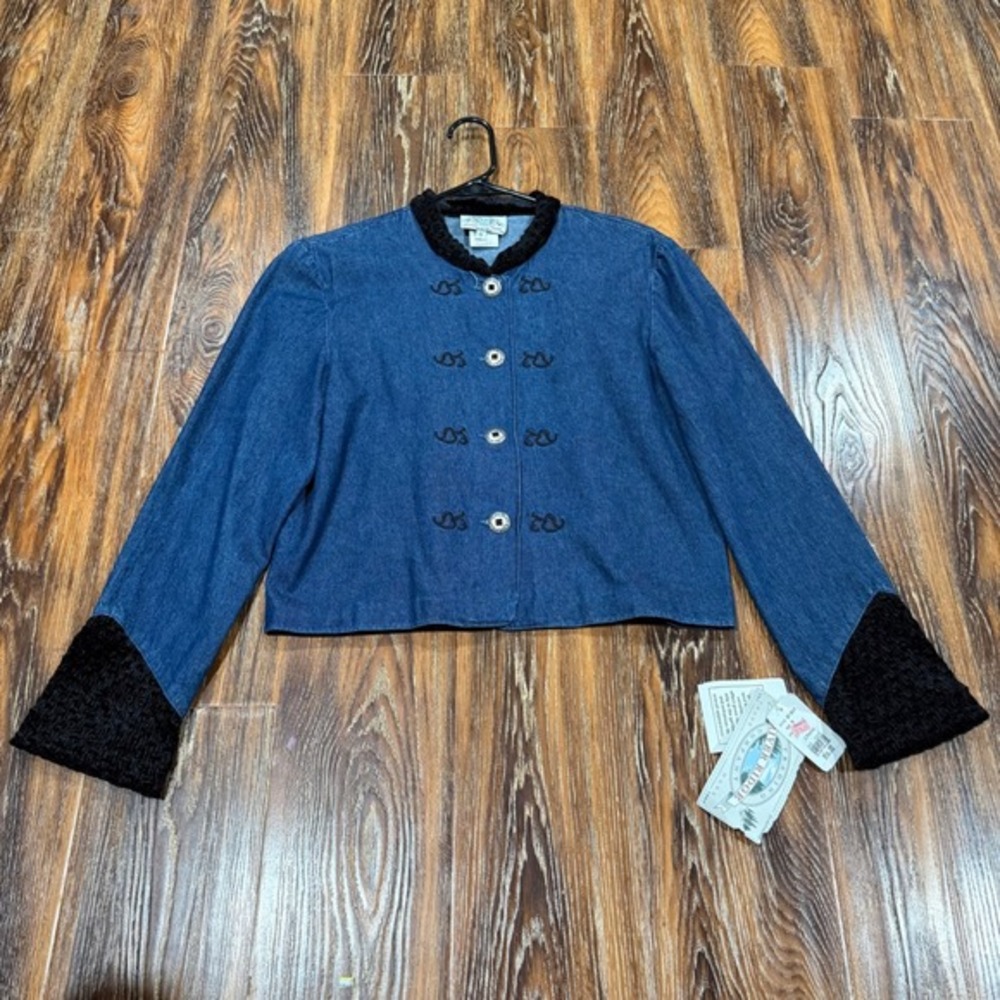 NWT River Ridge Trading Womens S Blue‎ Denim Cropped Jacket Faux Fur Trim Concho